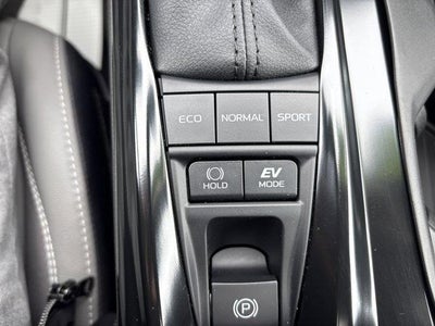 2025 Toyota Camry SE AWD (Natl)