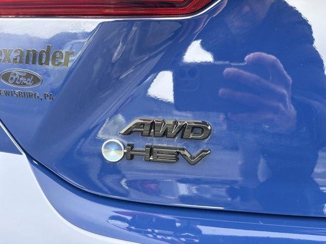 2025 Toyota Camry SE AWD (Natl)