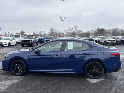 2025 Toyota Camry SE AWD (Natl)