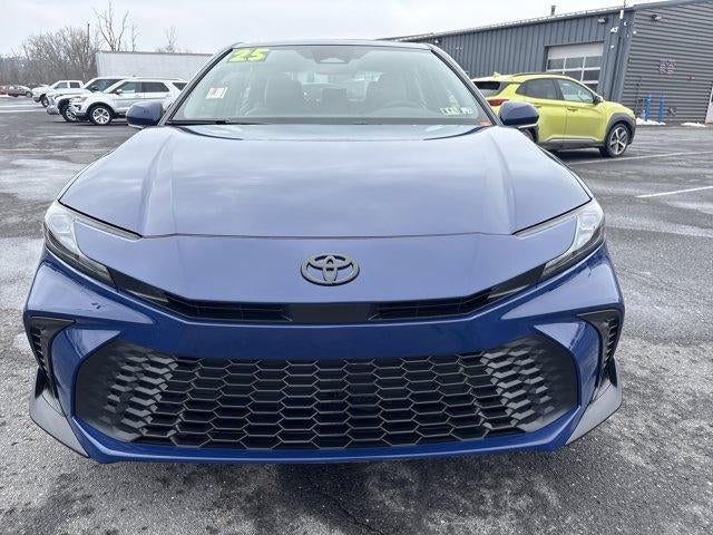 2025 Toyota Camry SE AWD (Natl)