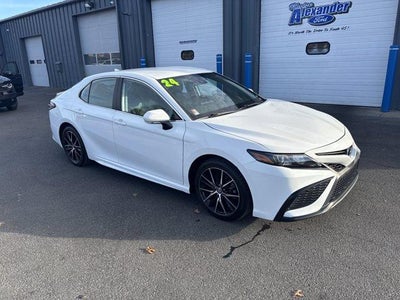 2024 Toyota Camry SE Auto (SE)