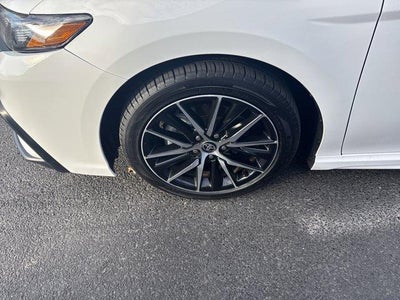 2024 Toyota Camry SE Auto (SE)
