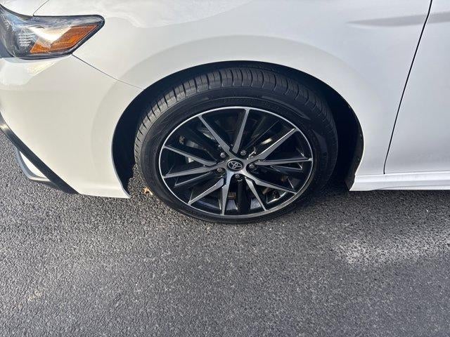 2024 Toyota Camry SE Auto (SE)