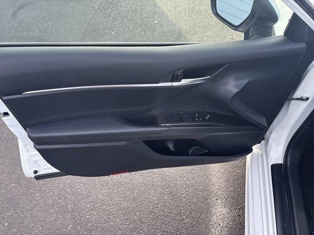 2024 Toyota Camry SE Auto (SE)