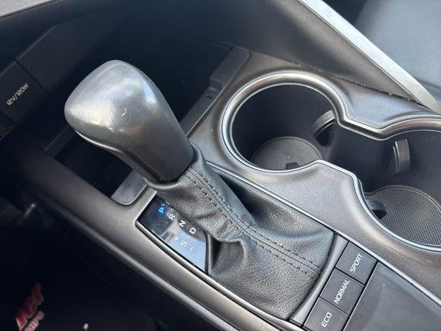 2024 Toyota Camry SE Auto (SE)