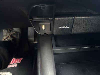 2024 Toyota Camry SE Auto (SE)