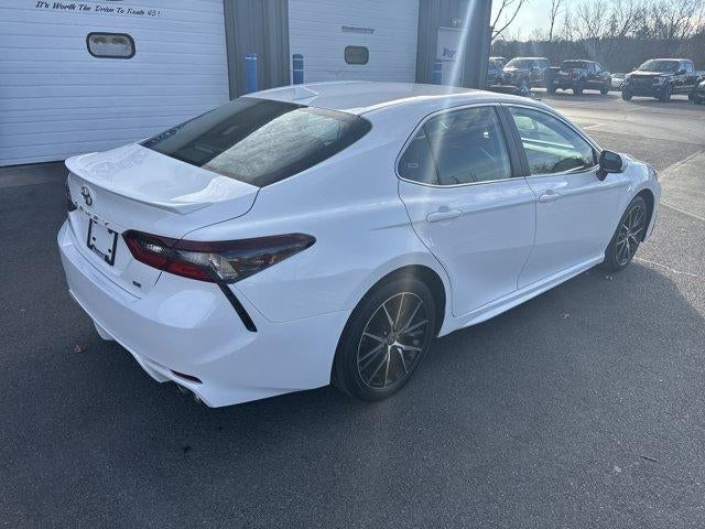 2024 Toyota Camry SE Auto (SE)