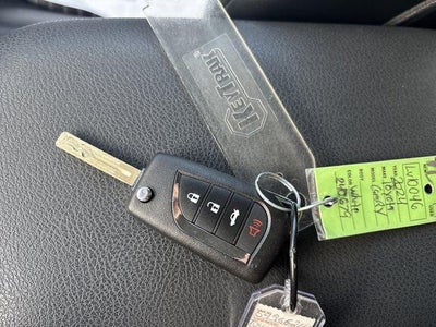 2024 Toyota Camry SE Auto (SE)