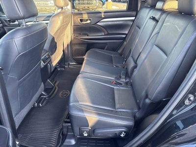 2016 Toyota Highlander AWD 4dr V6 XLE (Natl)