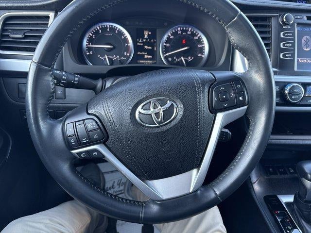 2016 Toyota Highlander AWD 4dr V6 XLE (Natl)