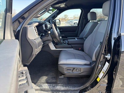 2025 Toyota Tundra 4WD 4WD SR5 CrewMax 5.5' Bed (SE)