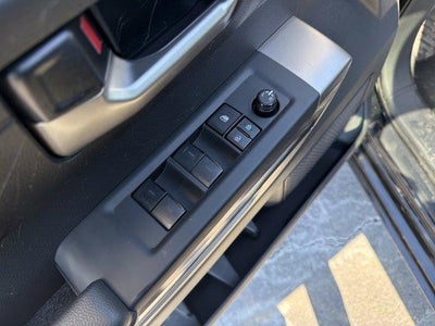 2025 Toyota Tundra 4WD 4WD SR5 CrewMax 5.5' Bed (SE)