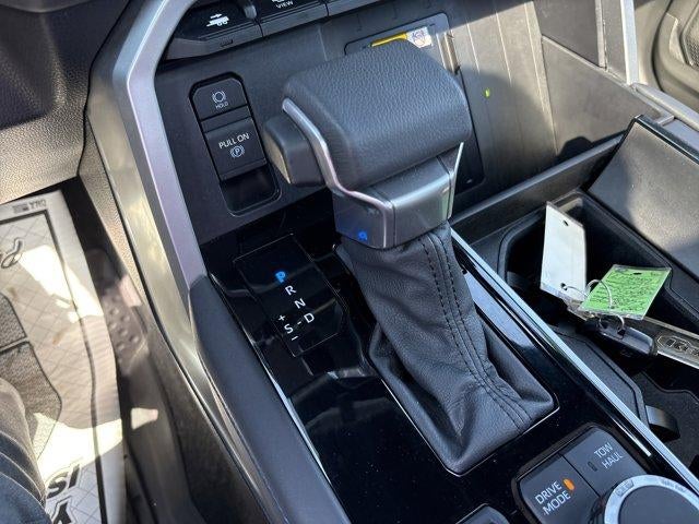 2024 Toyota Tundra 4WD 4WD Platinum CrewMax 5.5' Bed (Natl)