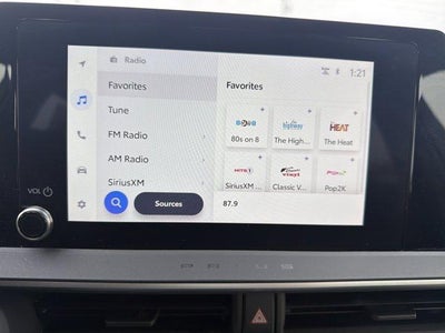 2025 Toyota Prius LE (Natl)