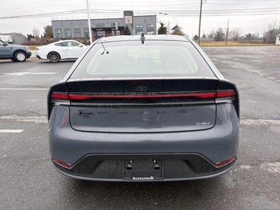 2025 Toyota Prius LE (Natl)