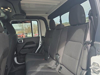 2023 Jeep Gladiator Overland 4x4 *Ltd Avail*