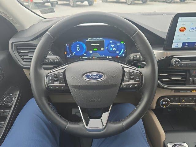 2021 Ford Escape Titanium Hybrid AWD