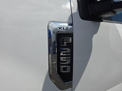 2022 Ford Super Duty F-250 SRW XLT 4WD Crew Cab 6.75' Box
