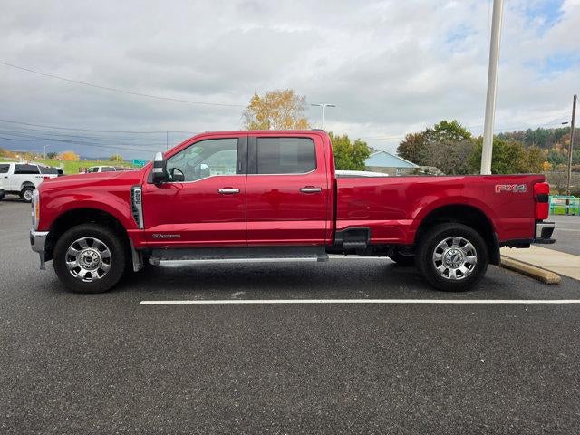 2023 Ford Super Duty F-250 SRW LARIAT 4WD Crew Cab 6.75' Box