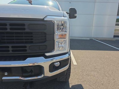 2023 Ford Super Duty F-350 SRW XL 4WD Crew Cab 6.75' Box