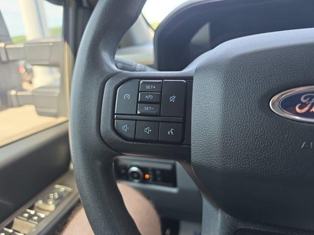 2023 Ford Super Duty F-350 SRW XL 4WD Crew Cab 6.75' Box