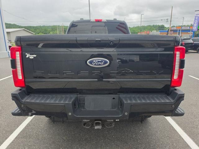 2023 Ford Super Duty F-350 SRW LARIAT 4WD Crew Cab 6.75' Box