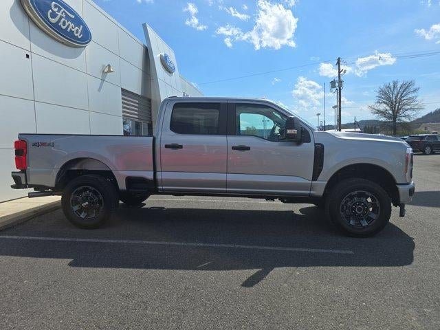 2024 Ford Super Duty F-350 SRW XL 4WD Crew Cab 6.75' Box