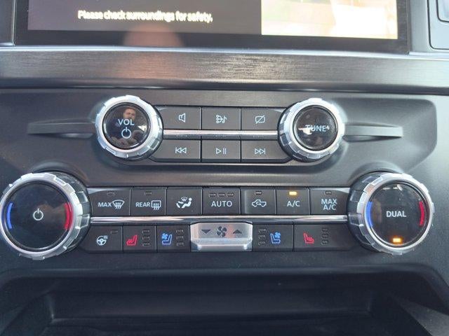 2023 Ford Super Duty F-350 SRW LARIAT 4WD Crew Cab 6.75' Box