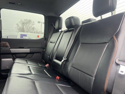 2025 Ford Super Duty F-350 DRW LARIAT 4WD Crew Cab 8' Box