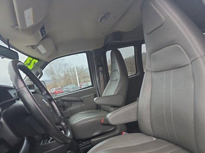 2023 Chevrolet Express Passenger 3500 Regular Wheelbase Rear-Wheel Drive 1LS