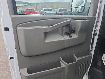 2023 Chevrolet Express Passenger 3500 Regular Wheelbase Rear-Wheel Drive 1LS