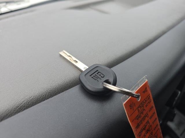 2023 Chevrolet Express Passenger 3500 Regular Wheelbase Rear-Wheel Drive 1LS