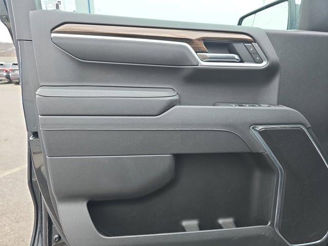 2025 Chevrolet Silverado 1500 Double Cab Standard Box 4-Wheel Drive LT 1LT