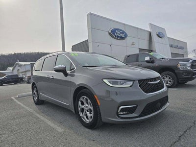 2023 Chrysler Pacifica Limited FWD