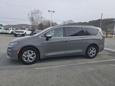 2023 Chrysler Pacifica Limited FWD
