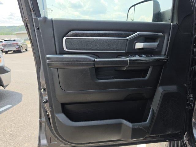 2019 RAM 2500 Big Horn 4x4 Crew Cab 6'4" Box