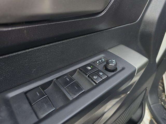 2023 Toyota Tundra 4WD 4WD SR5 CrewMax 6.5' Bed (Natl)