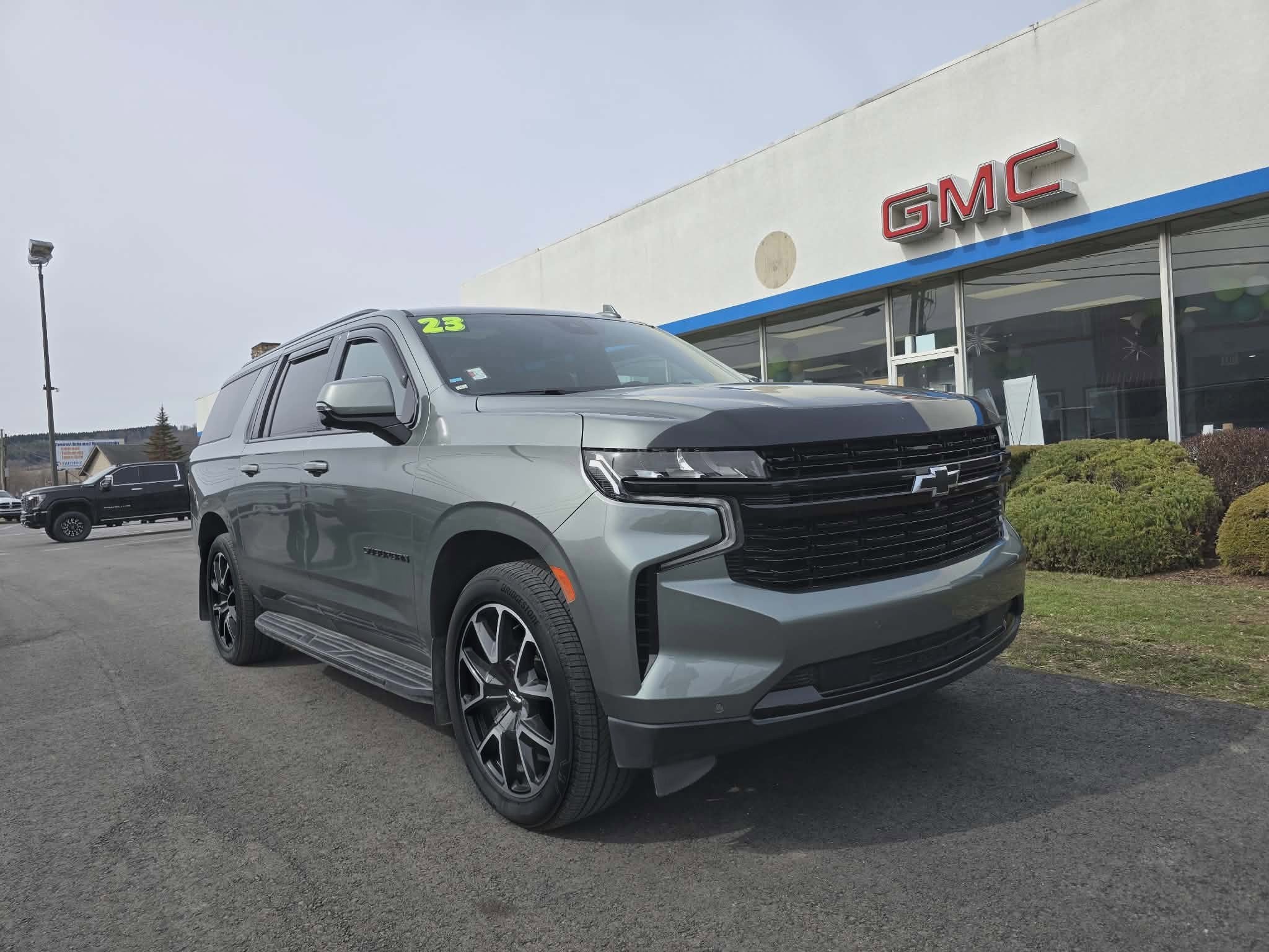 2023 Chevrolet Suburban RST