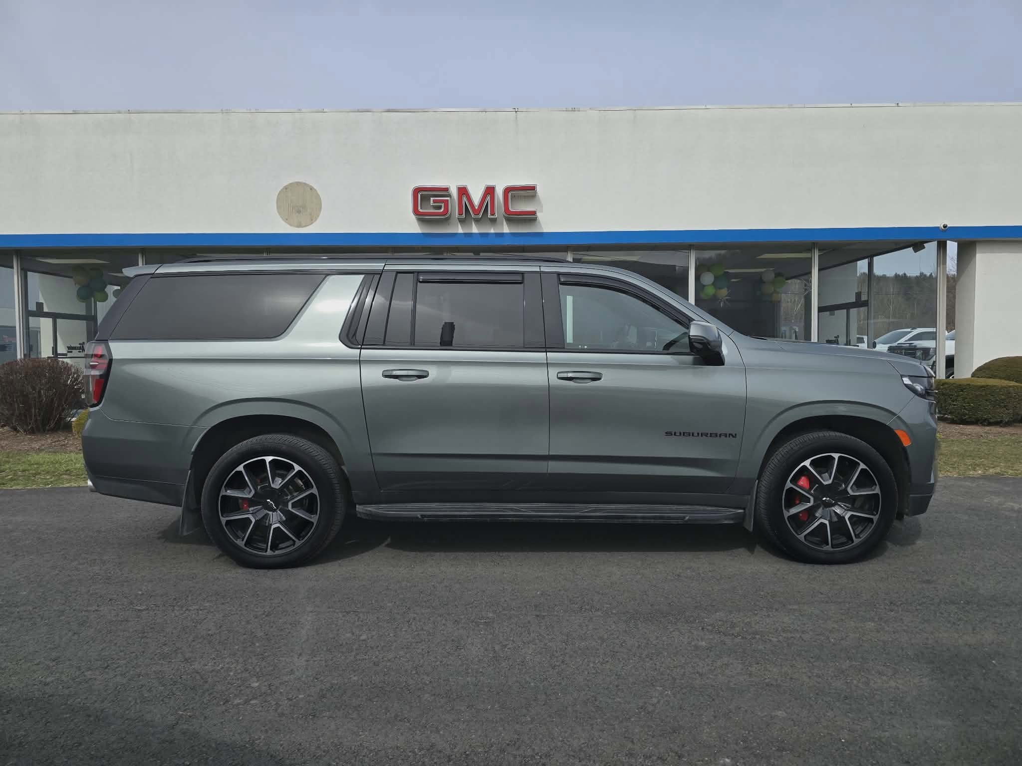 2023 Chevrolet Suburban RST