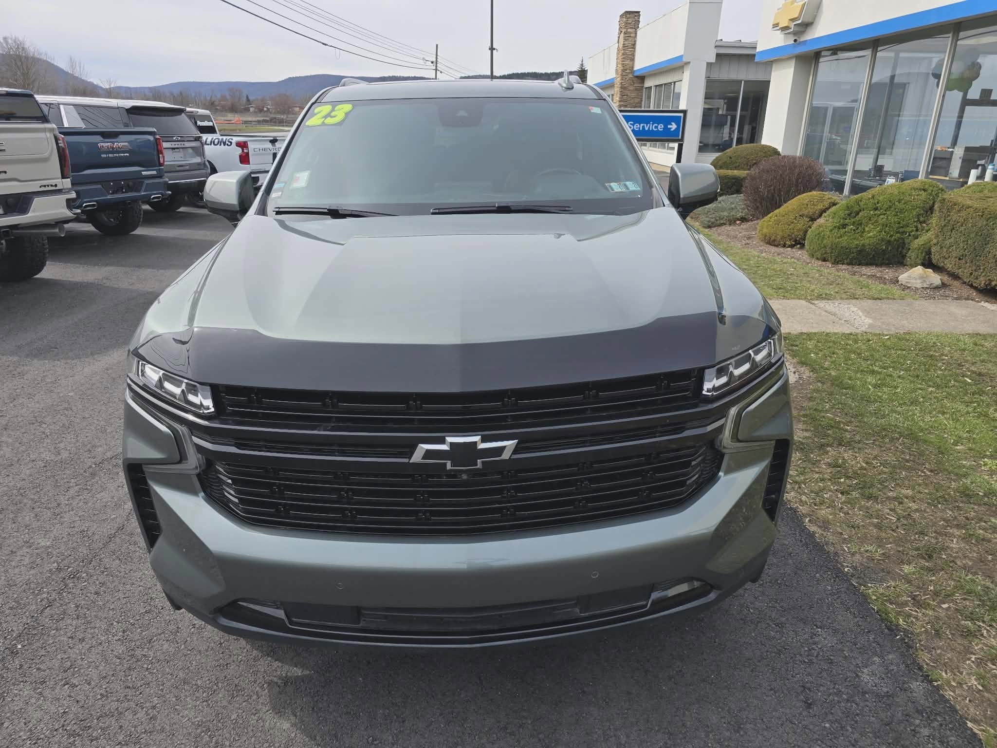 2023 Chevrolet Suburban RST