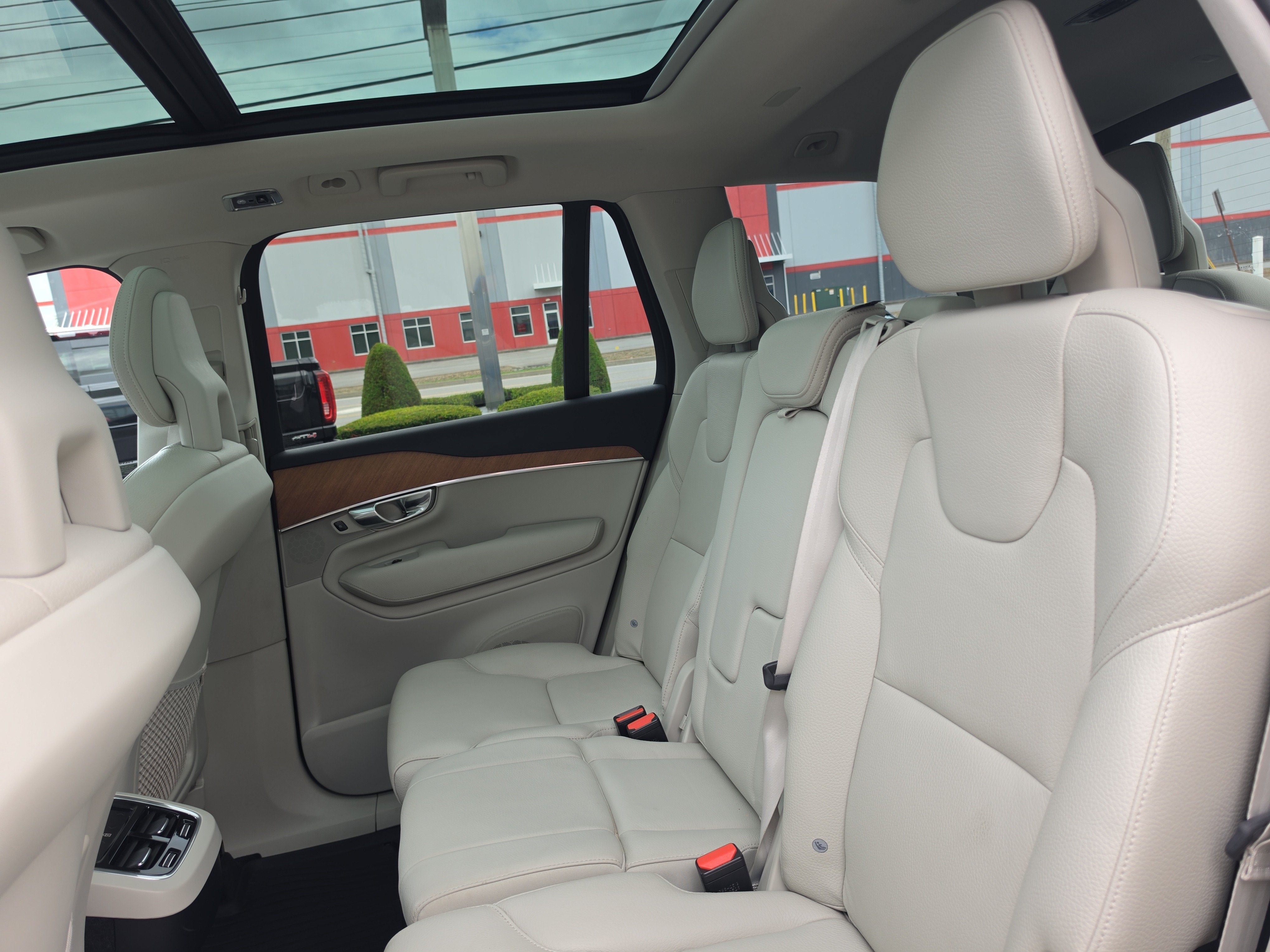 2022 Volvo XC90 Momentum