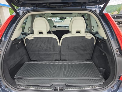 2022 Volvo XC90 Momentum