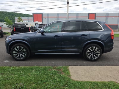 2022 Volvo XC90 Momentum