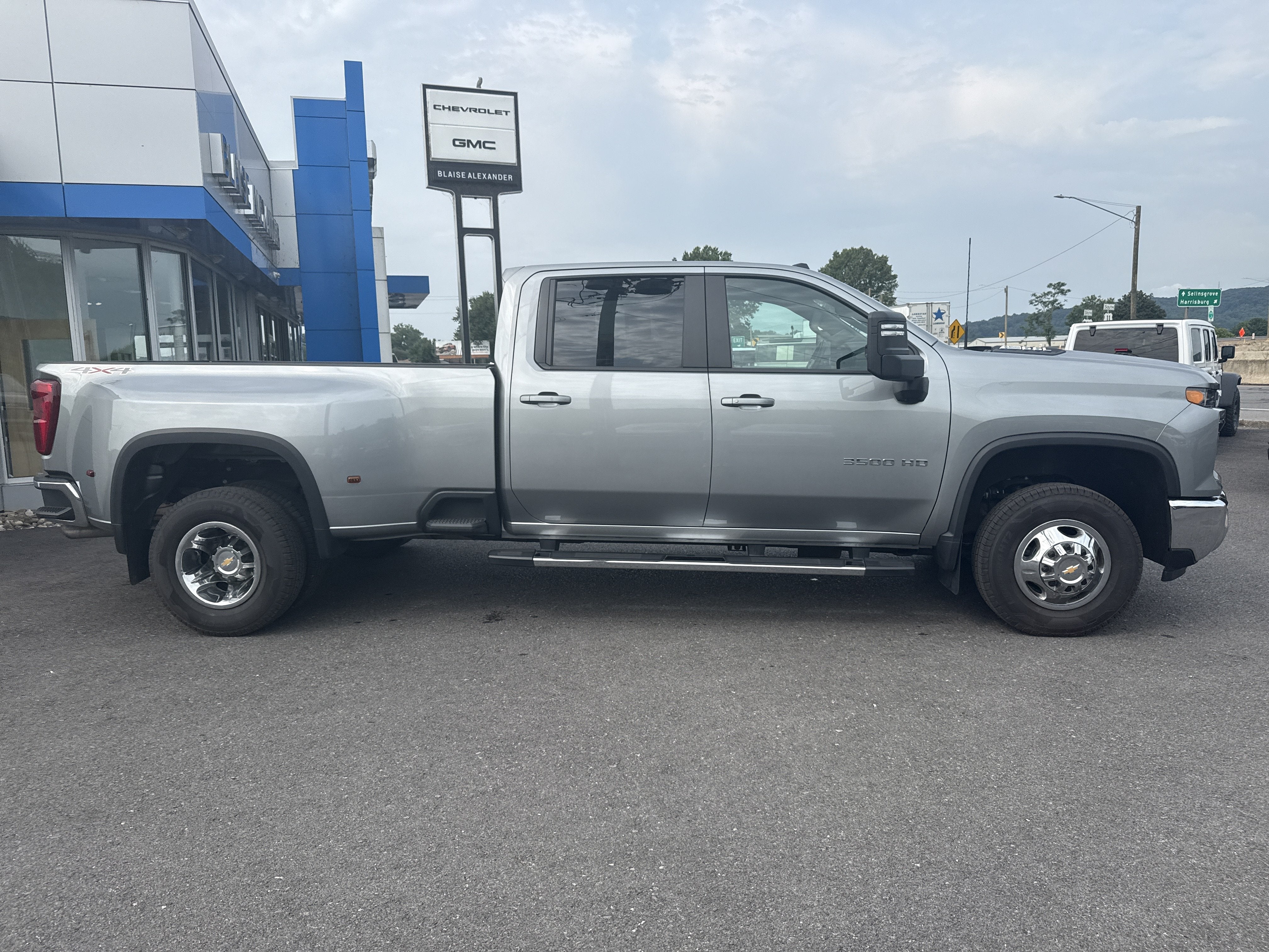 2025 Chevrolet Silverado 3500 HD LT DRW