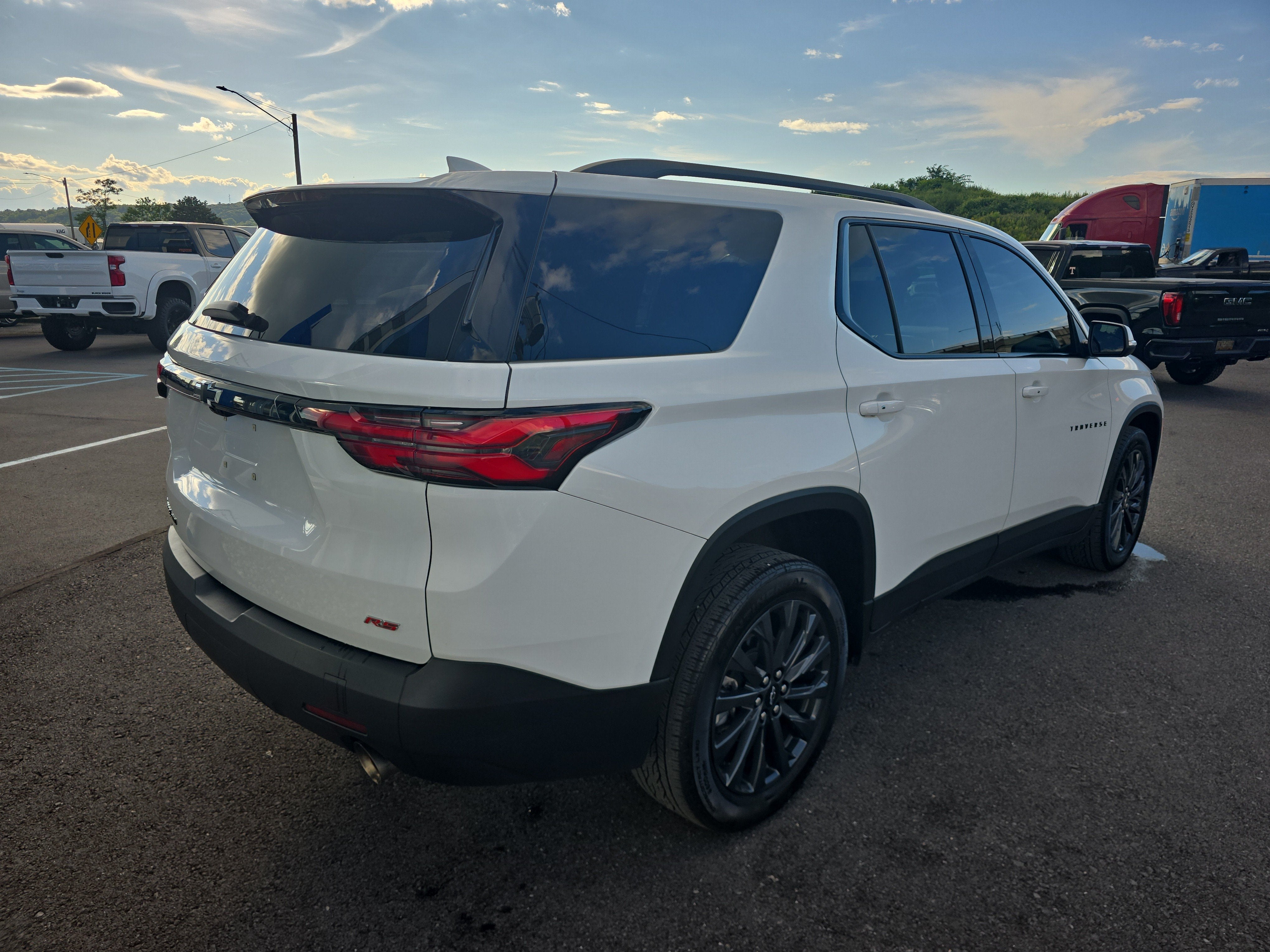 2023 Chevrolet Traverse RS