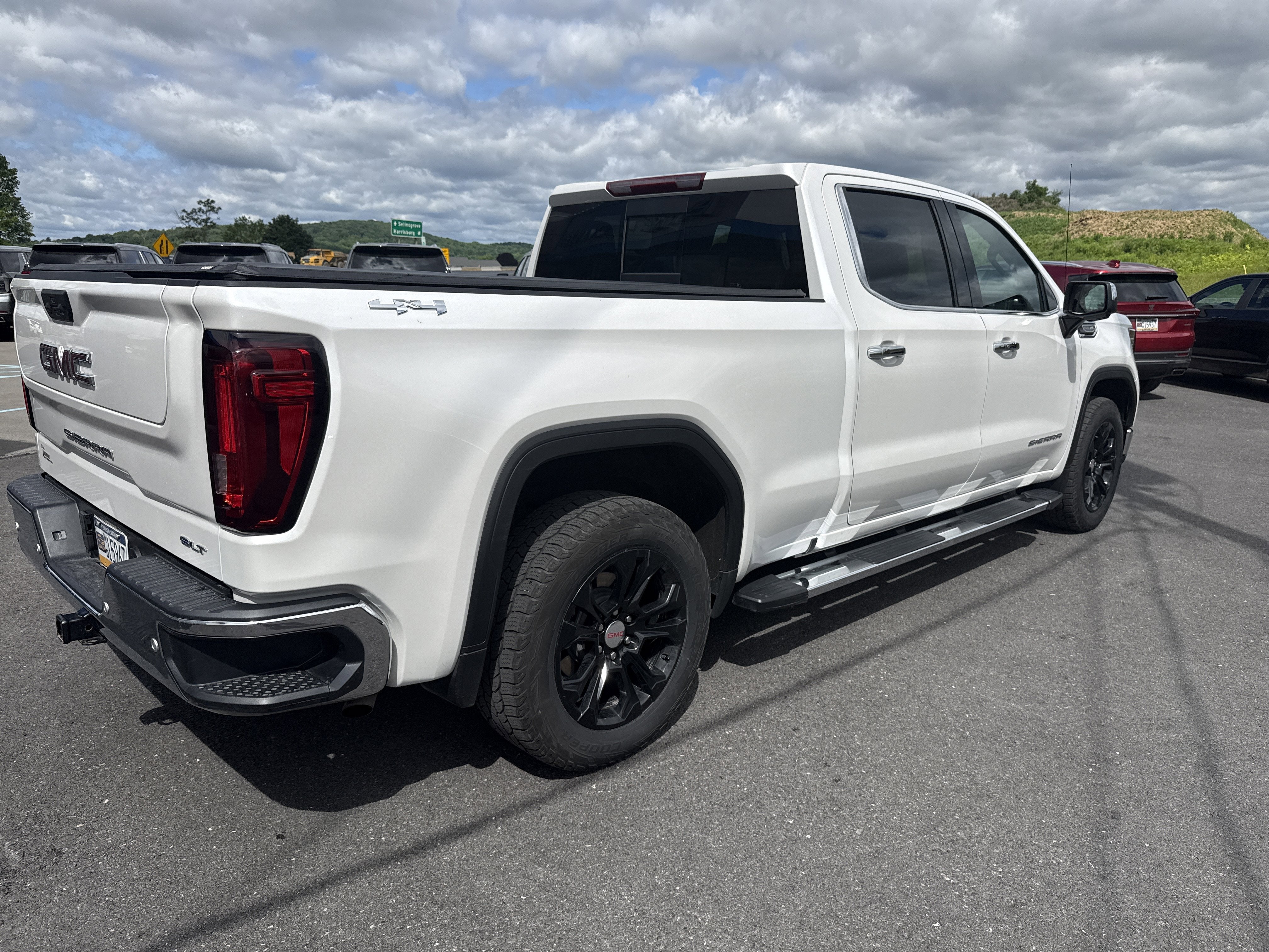2025 GMC Sierra 1500 SLT