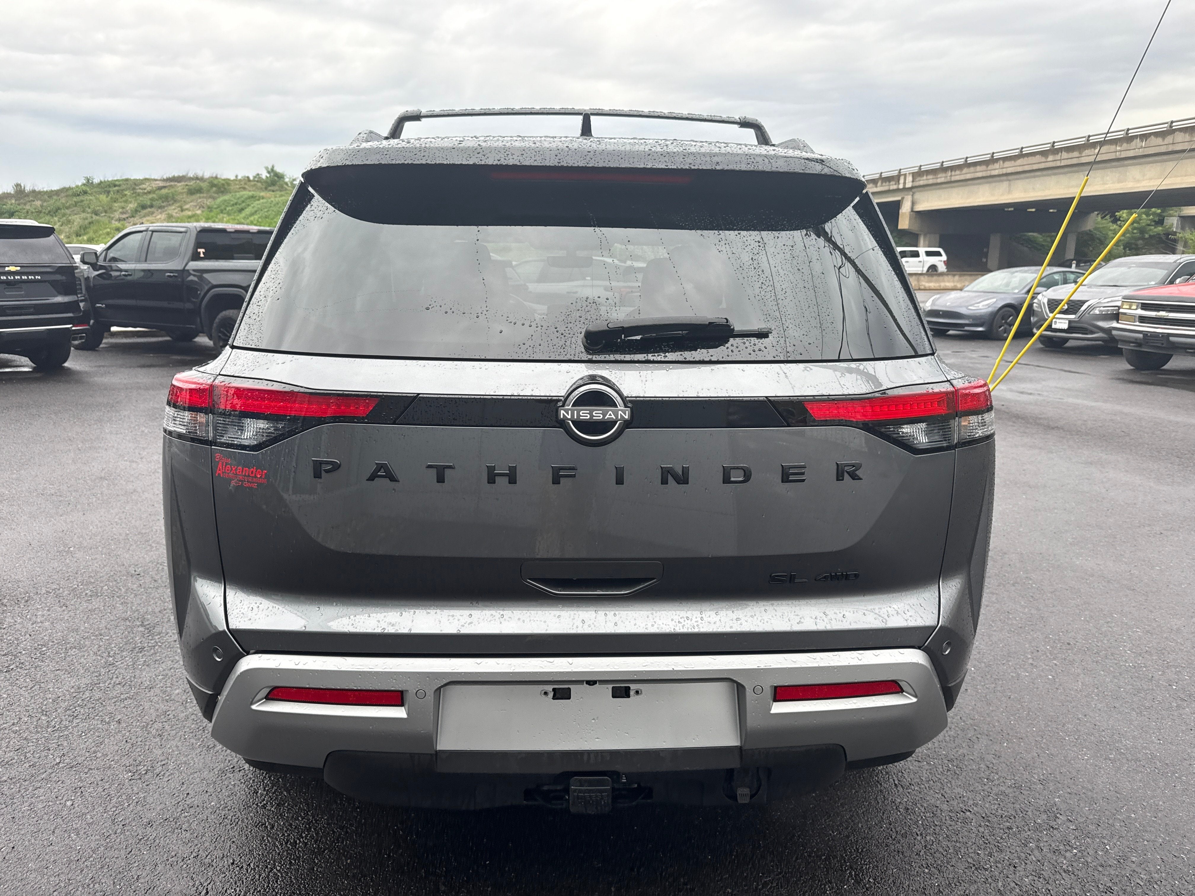 2023 Nissan Pathfinder SL