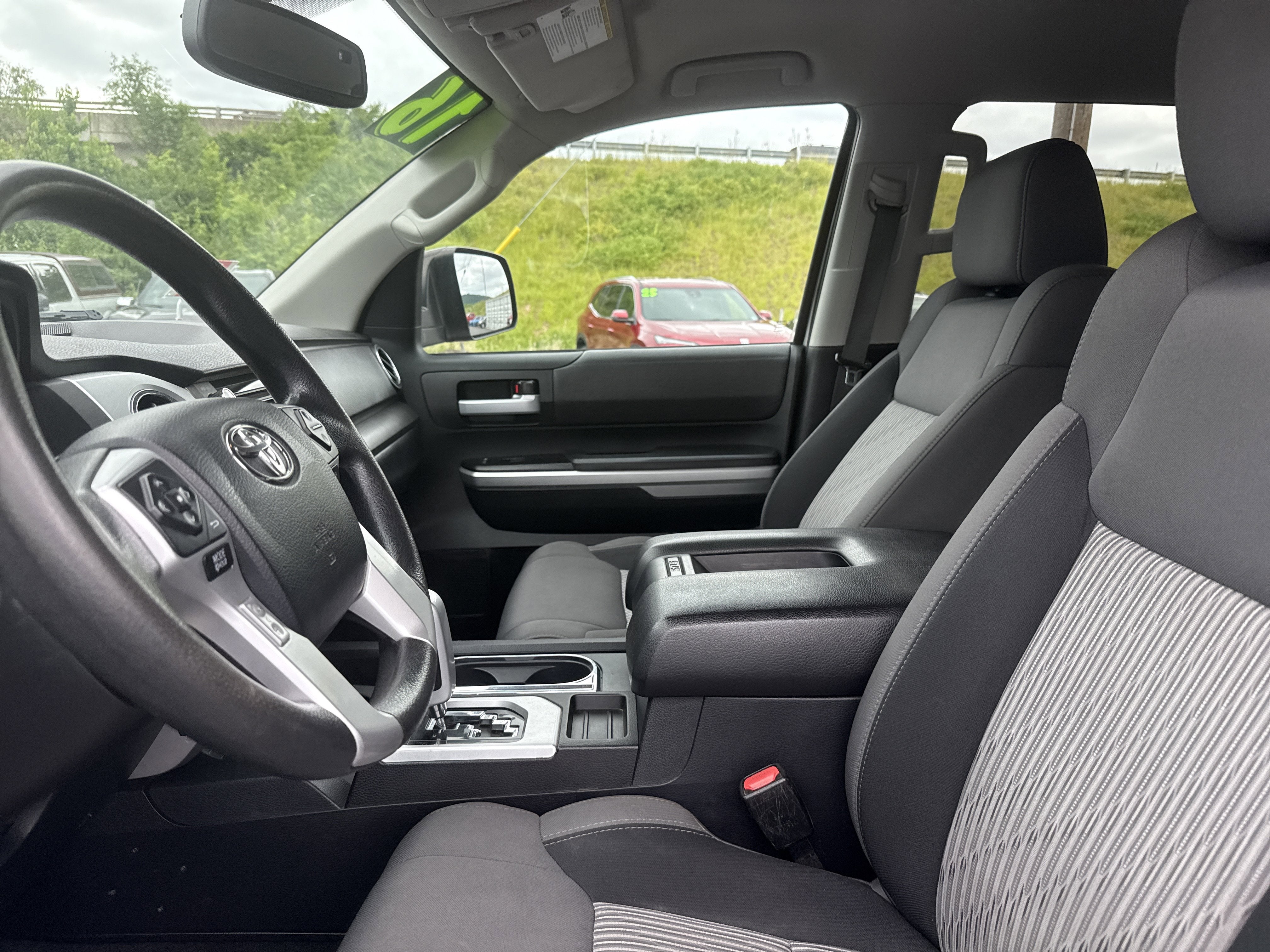 2016 Toyota Tundra 4WD Truck SR5