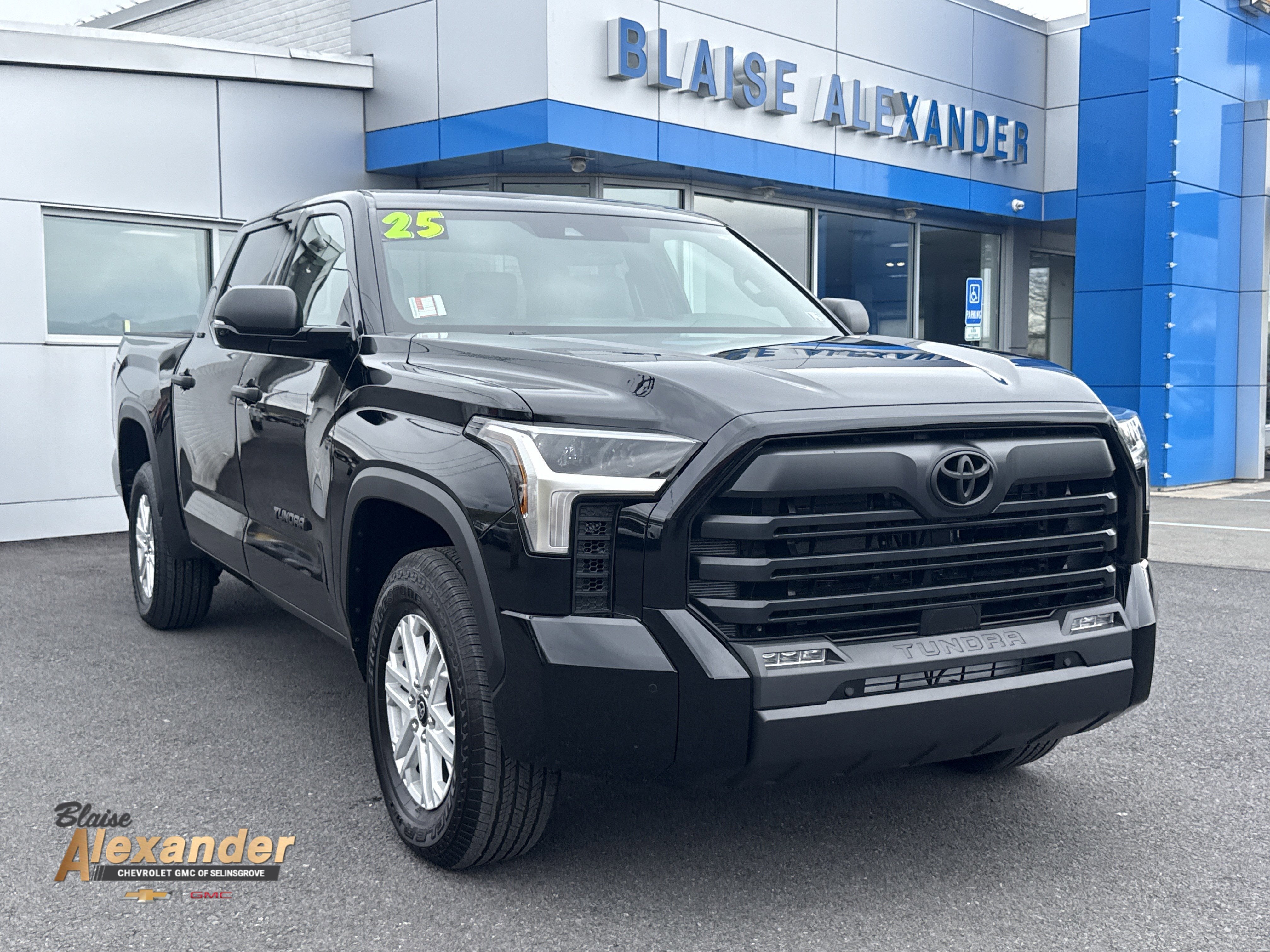 2025 Toyota Tundra 4WD SR