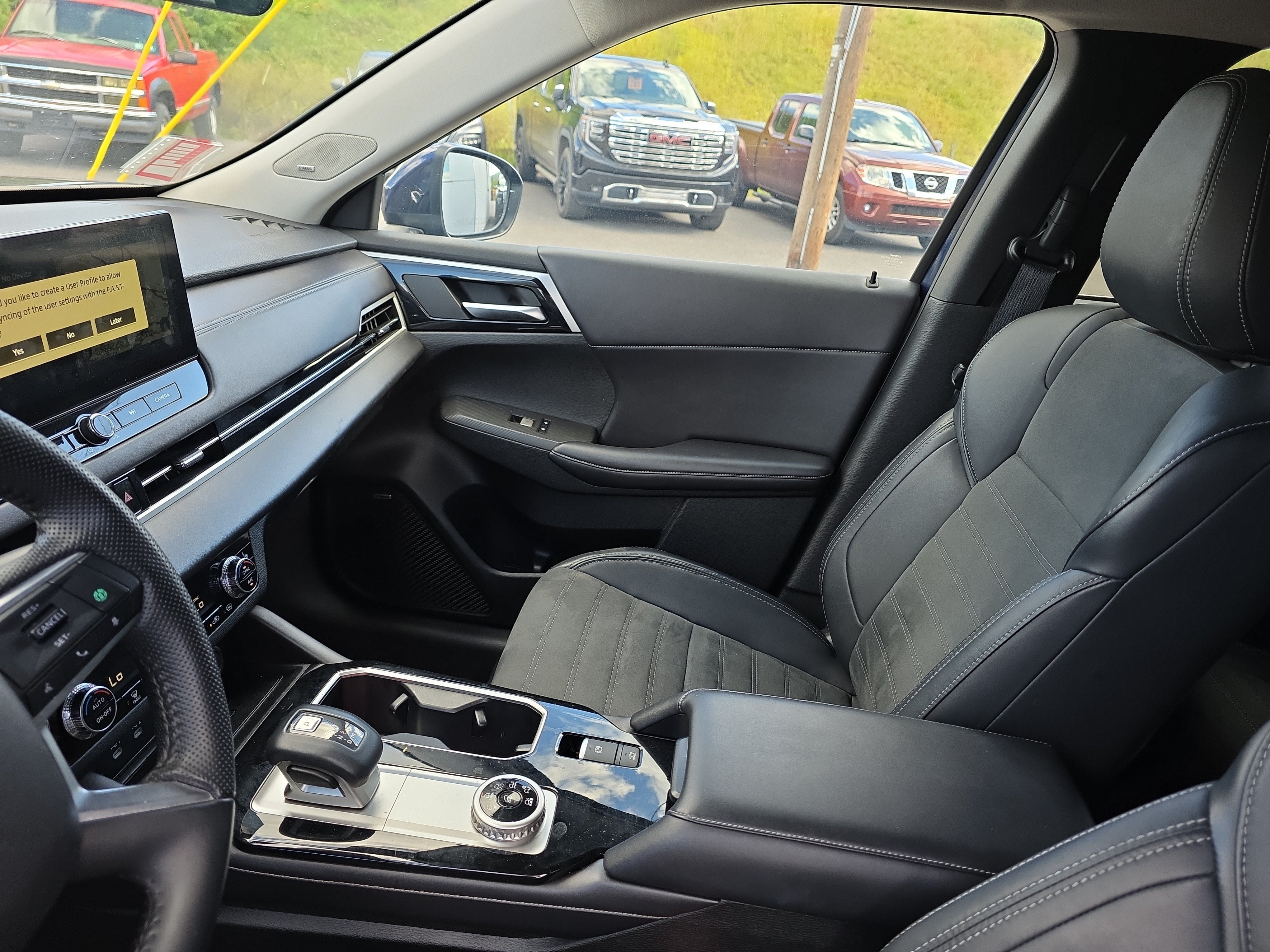 2025 Mitsubishi Outlander SE
